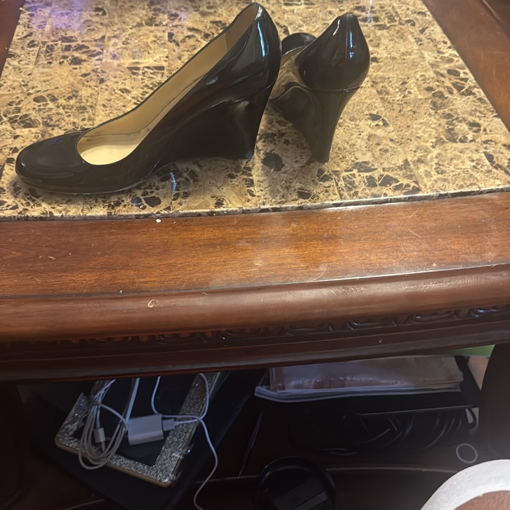 Classic Black Women's Heels - Picture 3 of 8
